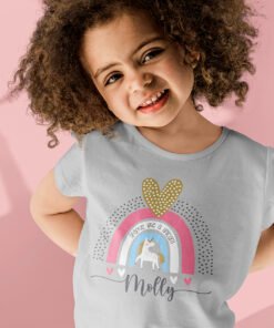 Girl-wearing-grey-unicorn-t-shirt